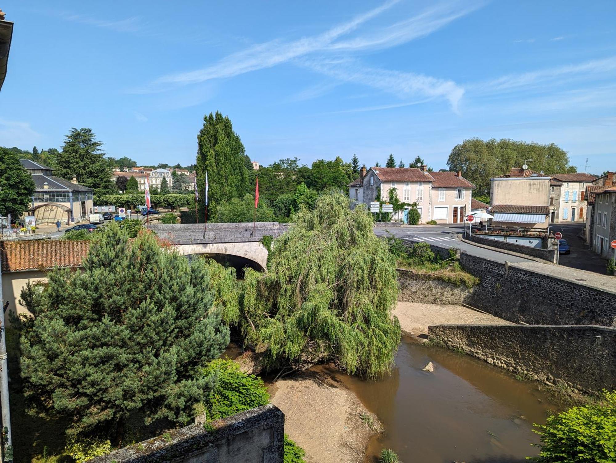 Manoir Des Comtes Confolens Eksteriør billede