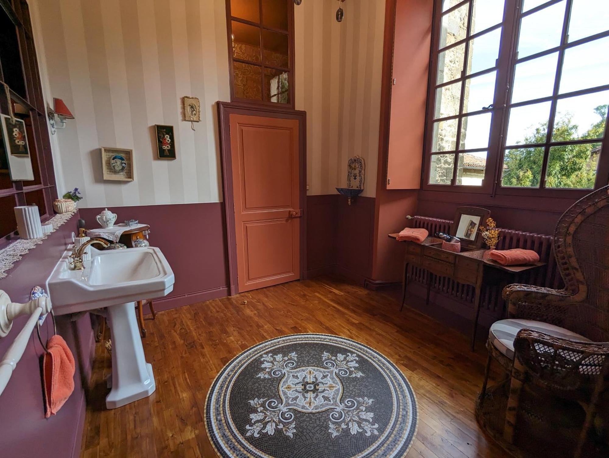 Manoir Des Comtes Confolens Eksteriør billede
